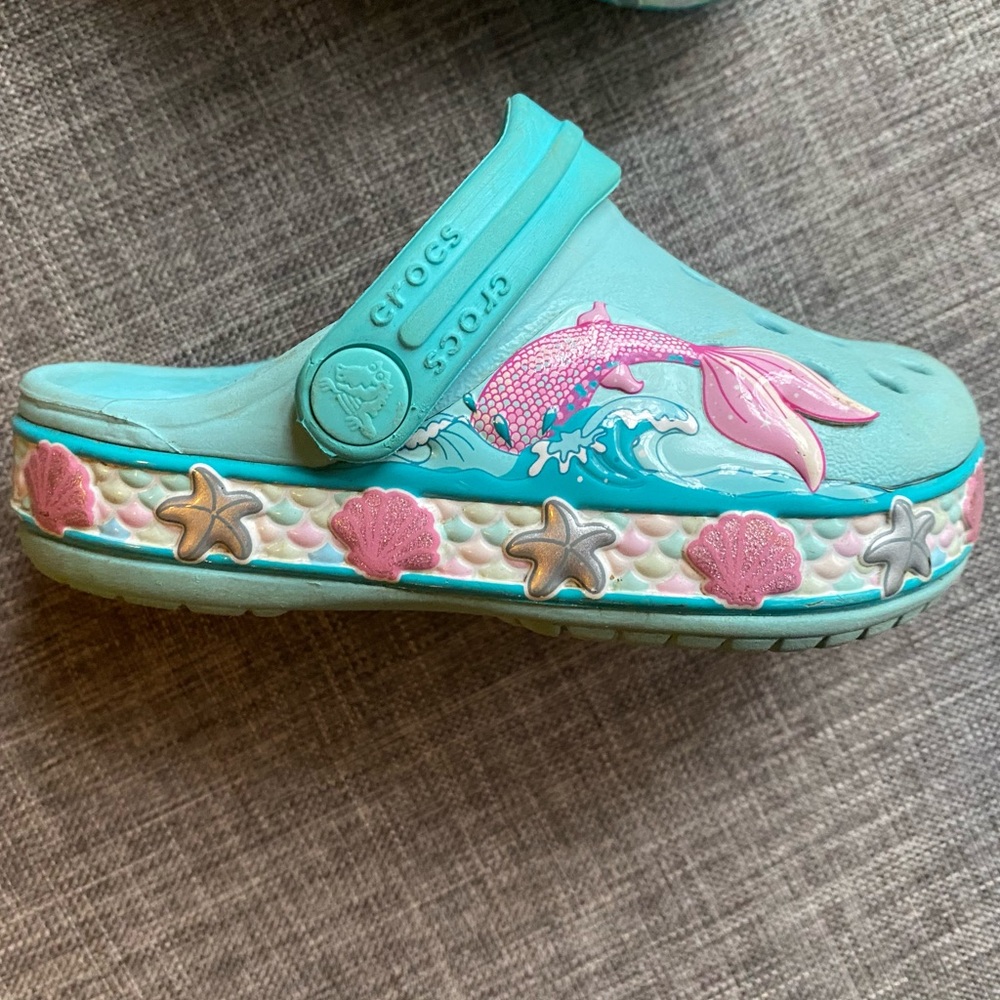 Mermaid Crocs toddler size 6